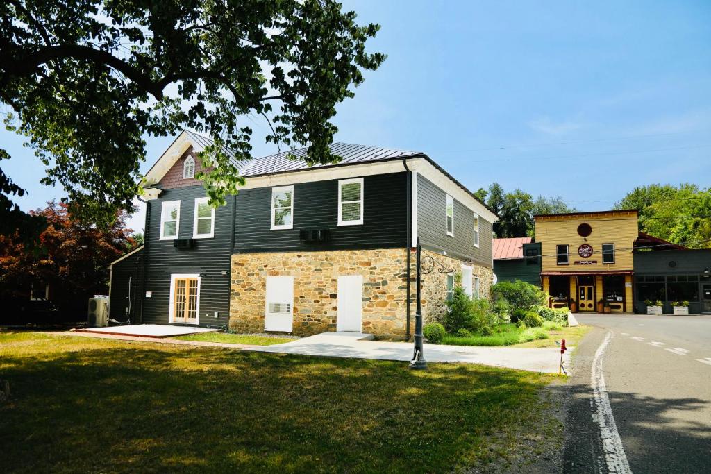 Estes Manor – Sperryville VA